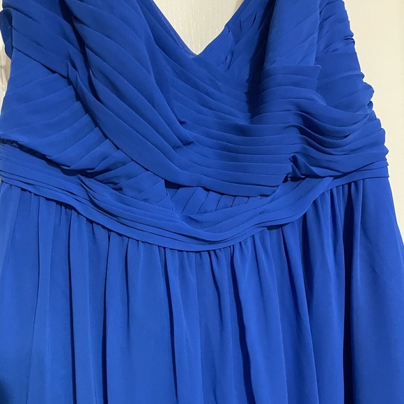 David’s Bridal cobalt cross cross detail short bridesmaid dress - Picture 2 of 4